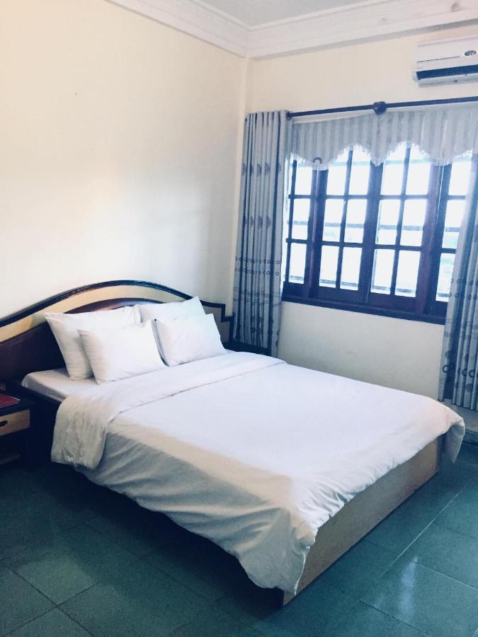 Hung Vuong Hotel Pleiku Exterior photo