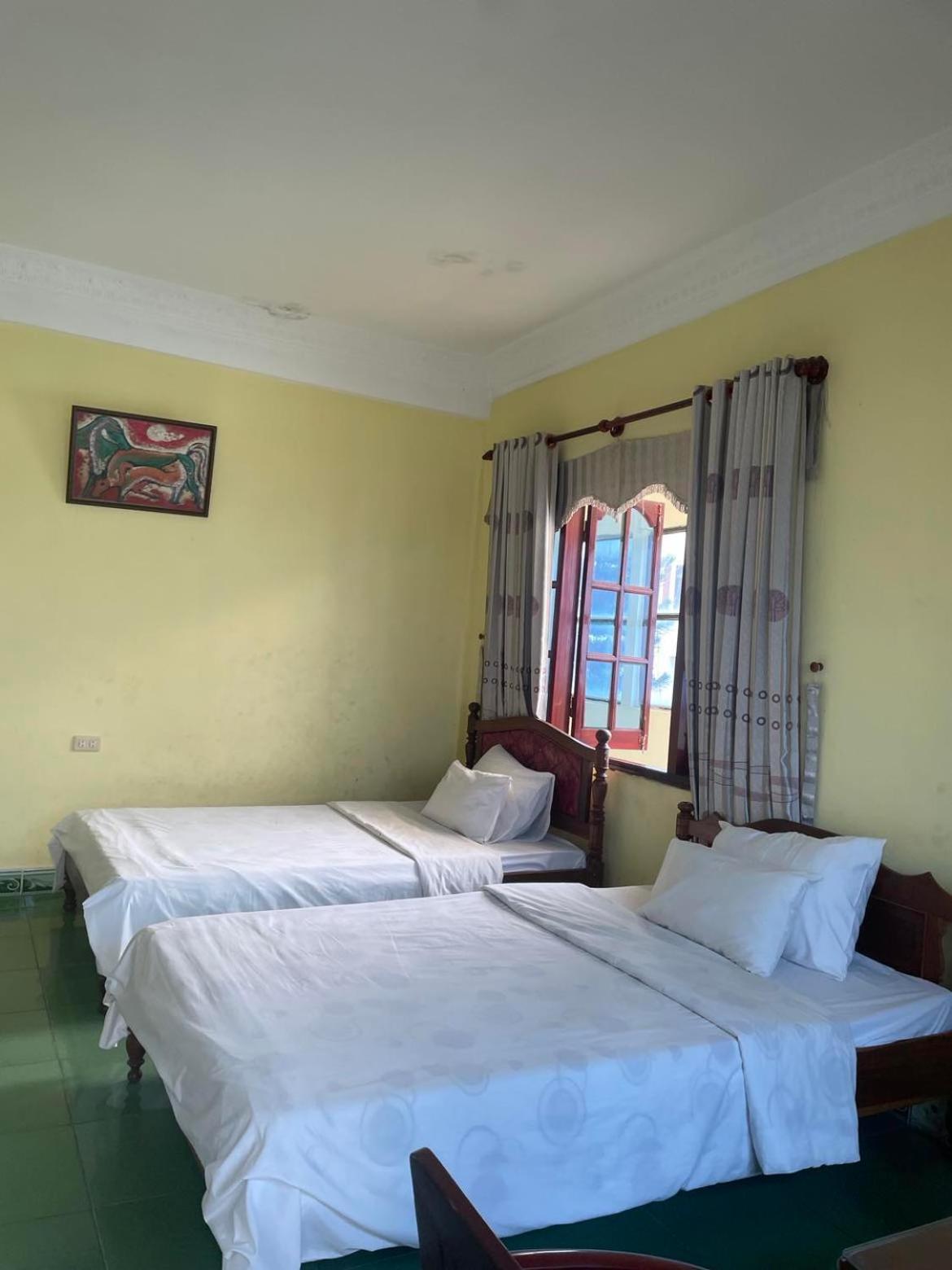 Hung Vuong Hotel Pleiku Exterior photo